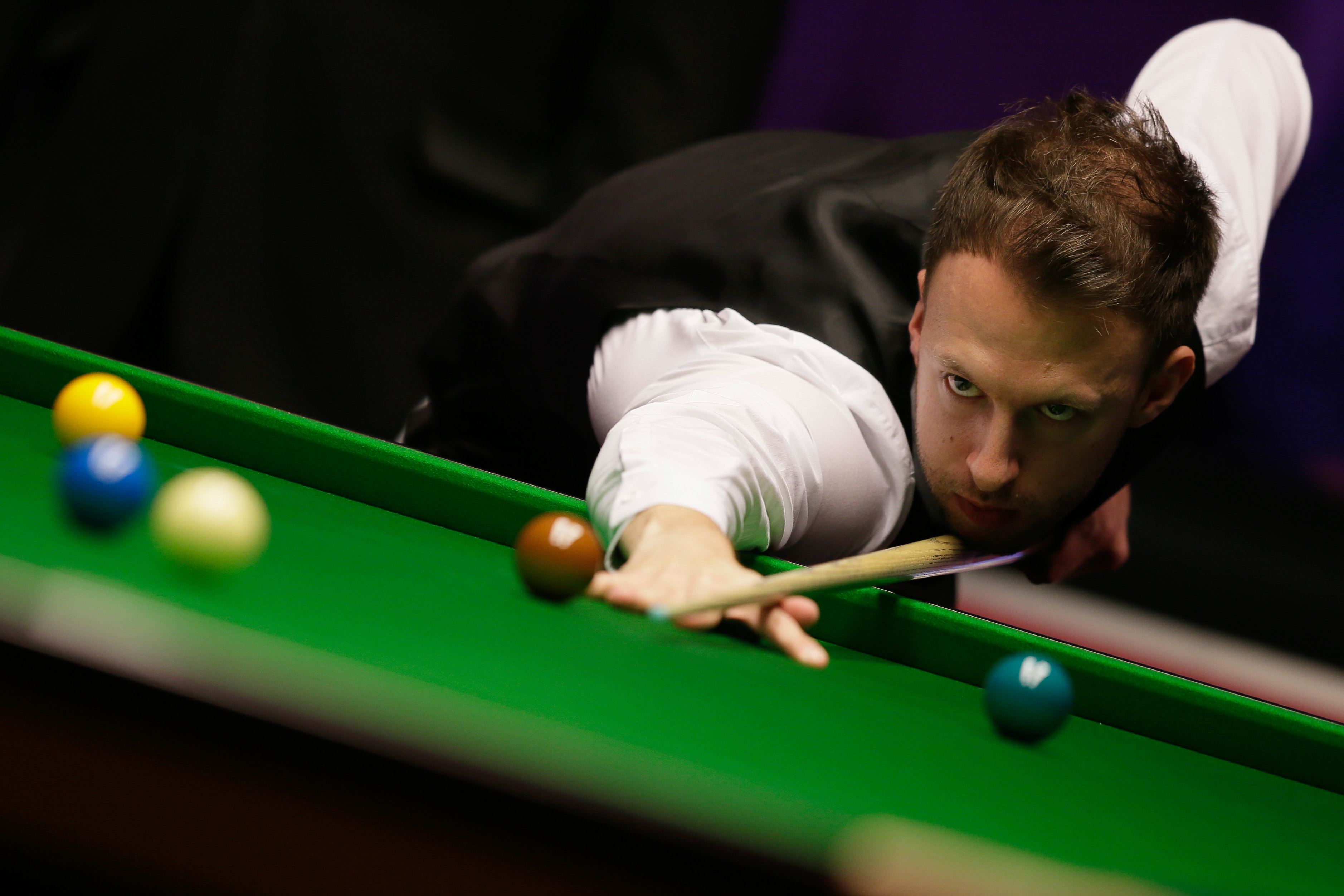 的表现一直 的表现一直