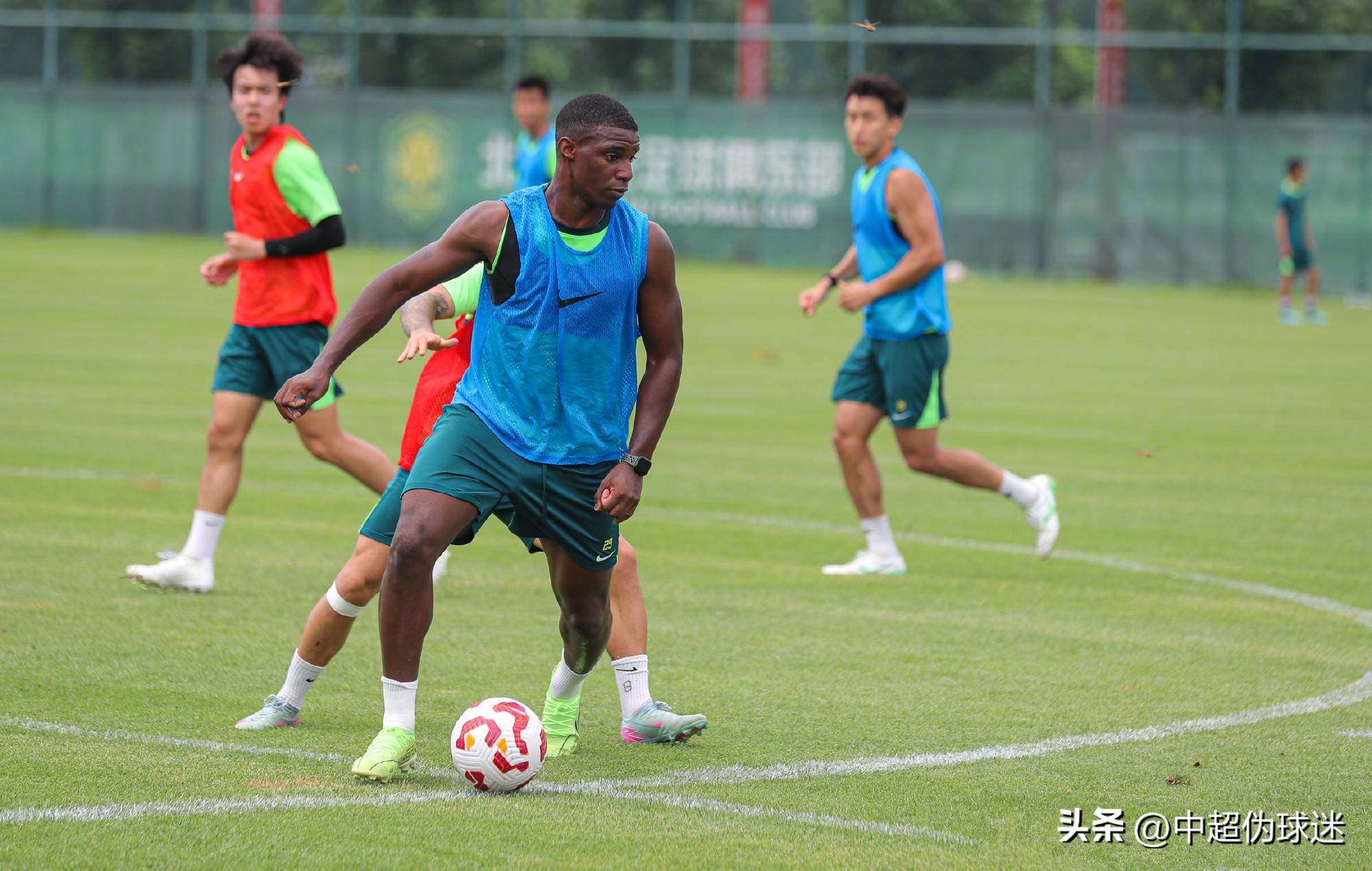 的深圳足球 的深圳足球