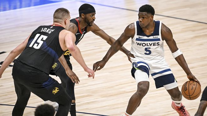 锋站位至内 锋站位至内