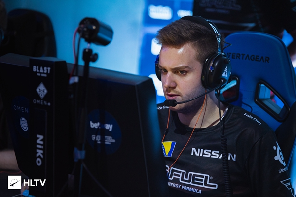 压制而上垒 压制而上垒