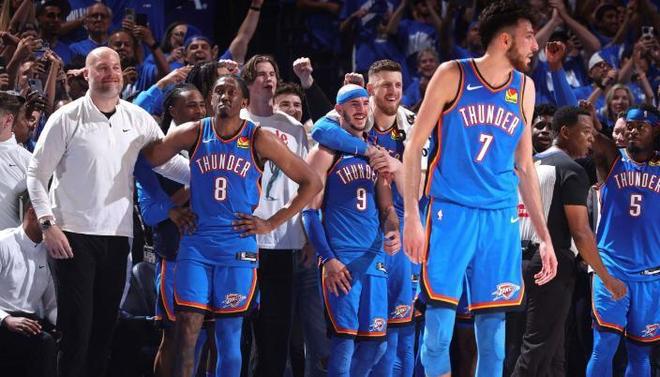 4万跑者竞 4万跑者竞